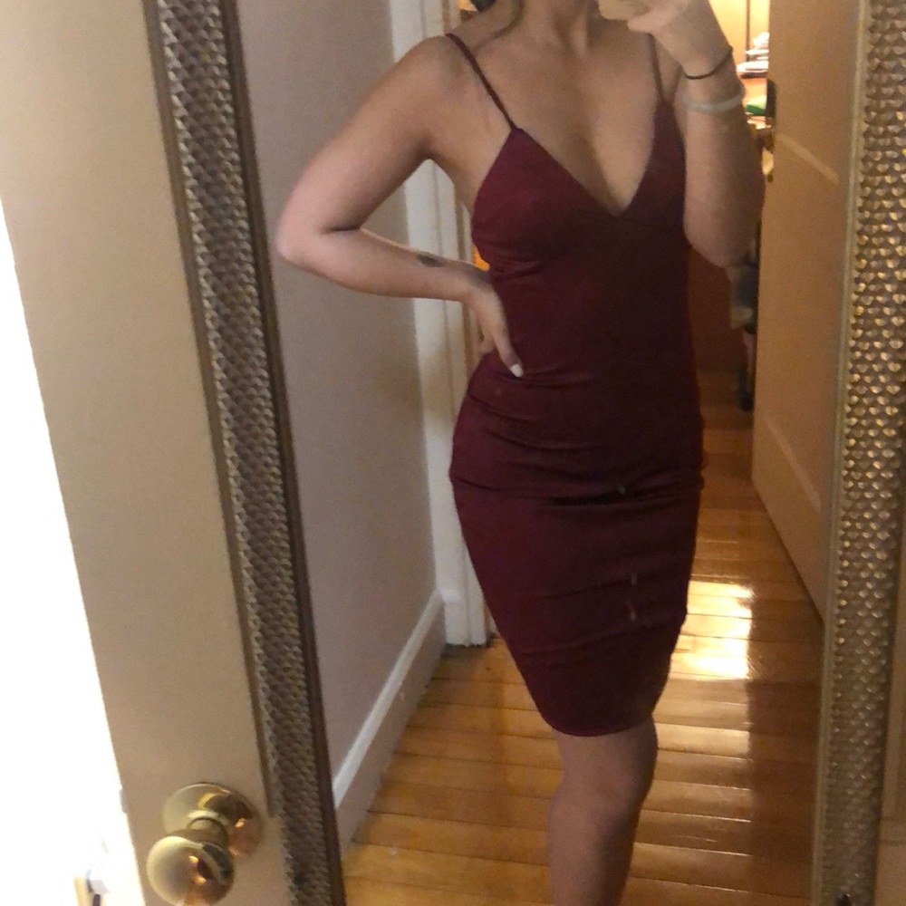 Sexy burgundy bodycon dress